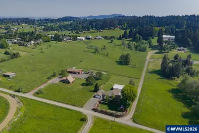 34232 Parkwoods Dr NE, Albany, OR 97322 - Photo 2