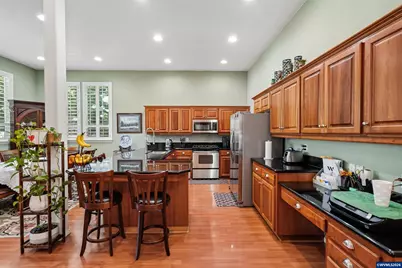 973 Eisenhower Dr NW, Salem, OR 97304 - Photo 8