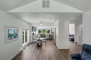 920 NW Carpathian Dr, Corvallis, OR 97330 - Photo 8