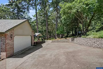 920 NW Carpathian Dr, Corvallis, OR 97330 - Photo 4