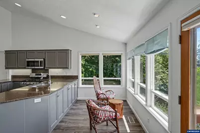 920 NW Carpathian Dr, Corvallis, OR 97330 - Photo 16
