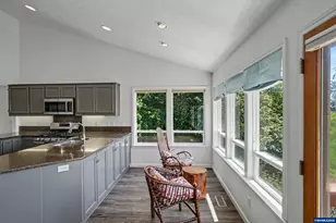920 NW Carpathian Dr, Corvallis, OR 97330 - Photo 16