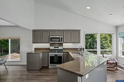 920 NW Carpathian Dr, Corvallis, OR 97330 - Photo 14