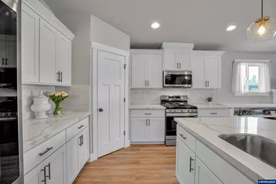 1448 SW 11th St, Dallas, OR 97338 - Photo 8