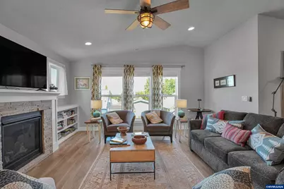 1448 SW 11th St, Dallas, OR 97338 - Photo 16
