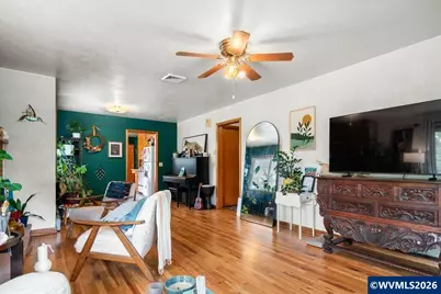 303 Mill St, Silverton, OR 97381 - Photo 8