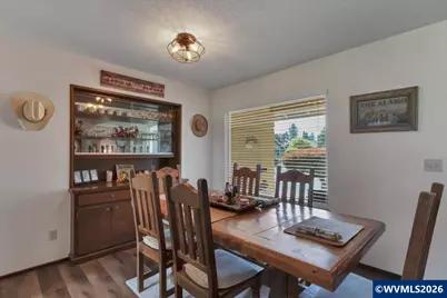 3218 Oakcrest Dr NW, Salem, OR 97304 - Photo 10