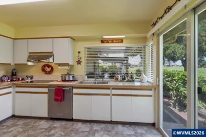 3218 Oakcrest Dr NW, Salem, OR 97304 - Photo 16