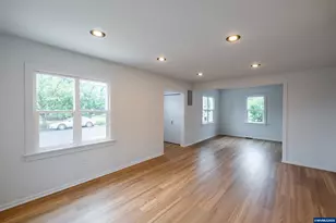 1115 12th Av SW, Albany, OR 97321 - Photo 4