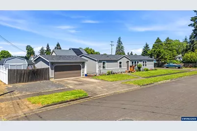 310 W B St, Lebanon, OR 97355 - Photo 2
