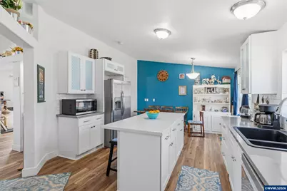 310 W B St, Lebanon, OR 97355 - Photo 10