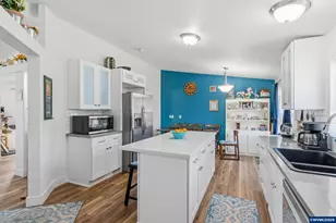 310 W B St, Lebanon, OR 97355 - Photo 10