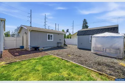 310 W B St, Lebanon, OR 97355 - Photo 26