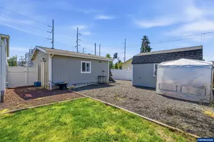 310 W B St, Lebanon, OR 97355 - Photo 26