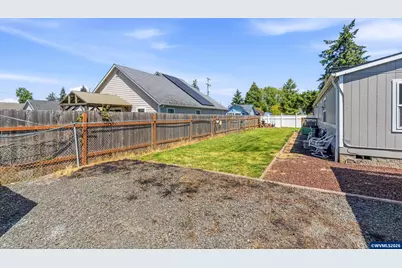310 W B St, Lebanon, OR 97355 - Photo 24