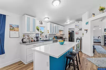 310 W B St, Lebanon, OR 97355 - Photo 8