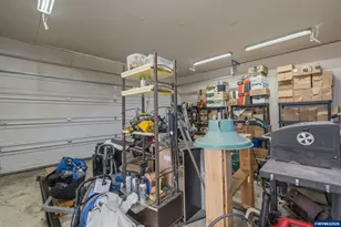 310 W B St, Lebanon, OR 97355 - Photo 22