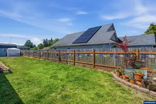 310 W B St, Lebanon, OR 97355 - Photo 28
