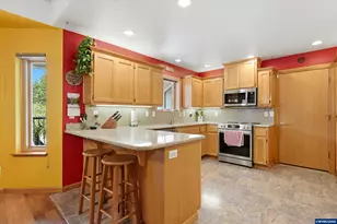 9350 SE 3 Trees Ln, Amity, OR 97101 - Photo 10