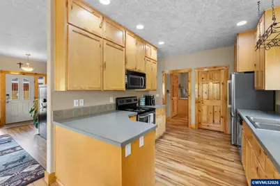 210 SE Whitten Rd, Mill City, OR 97360 - Photo 18