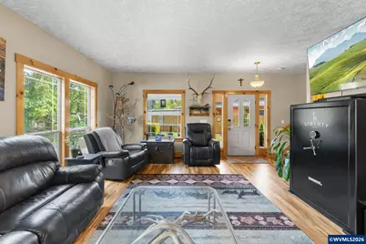210 SE Whitten Rd, Mill City, OR 97360 - Photo 14