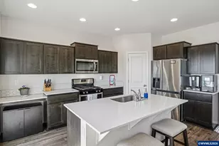 2917 Christina St NW, Salem, OR 97304 - Photo 8
