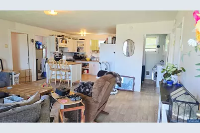 375 Picture St, Independence, OR 97351 - Photo 4
