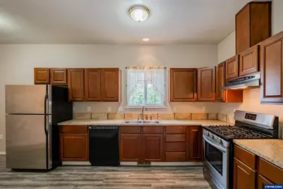 1374 Ruge St NW, Salem, OR 97304 - Photo 8