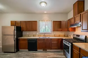 1374 Ruge St NW, Salem, OR 97304 - Photo 8