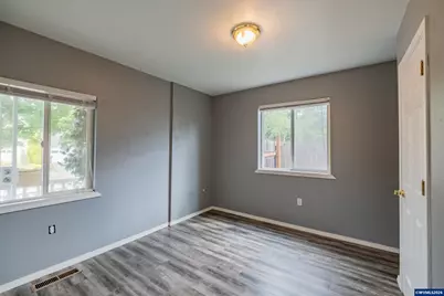 1374 Ruge St NW, Salem, OR 97304 - Photo 14
