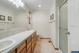 916 Travis Dr NE, Silverton, OR 97381 - Photo 30