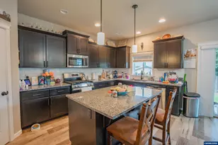 1013 Robbins Ct, Lebanon, OR 97355 - Photo 6