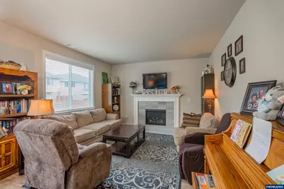 1013 Robbins Ct, Lebanon, OR 97355 - Photo 4