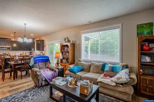 1013 Robbins Ct, Lebanon, OR 97355 - Photo 10