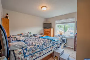1013 Robbins Ct, Lebanon, OR 97355 - Photo 24