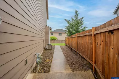 1013 Robbins Ct, Lebanon, OR 97355 - Photo 34