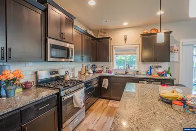 1013 Robbins Ct, Lebanon, OR 97355 - Photo 8