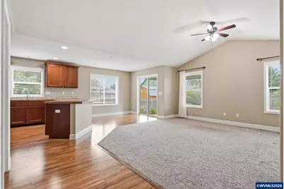 1075 Sage St, Silverton, OR 97381 - Photo 24