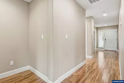 1075 Sage St, Silverton, OR 97381 - Photo 8