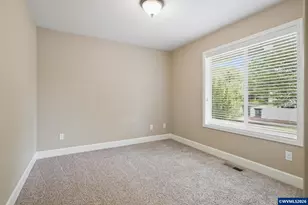 1075 Sage St, Silverton, OR 97381 - Photo 6