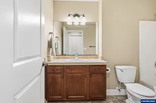1075 Sage St, Silverton, OR 97381 - Photo 10