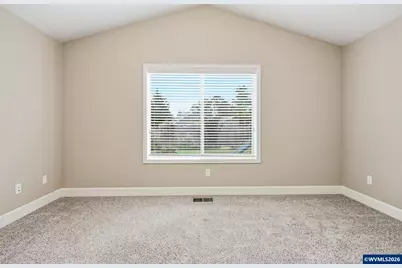 1075 Sage St, Silverton, OR 97381 - Photo 18