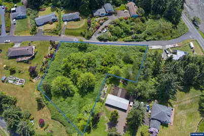 70 SE Yaquina View Dr, Newport, OR 97365 - Photo 2