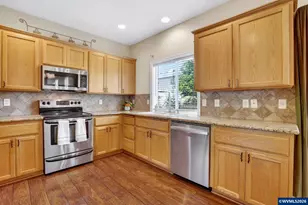 2571 Graystone Dr, Woodburn, OR 97071 - Photo 2