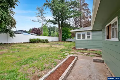821 Cedar St, Sweet Home, OR 97386 - Photo 24