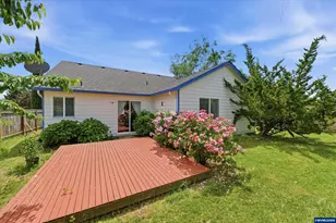 132 NW Howard Ln, Dallas, OR 97338 - Photo 32