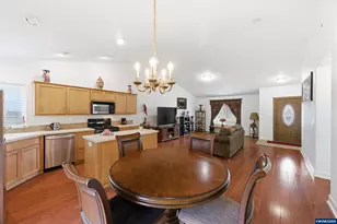 132 NW Howard Ln, Dallas, OR 97338 - Photo 18