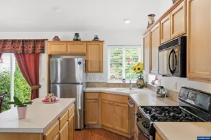 132 NW Howard Ln, Dallas, OR 97338 - Photo 12