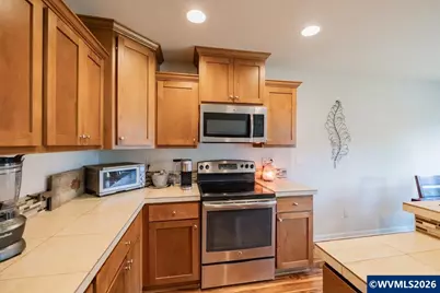 2952 NW Persimmon Wy, Albany, OR 97321 - Photo 8