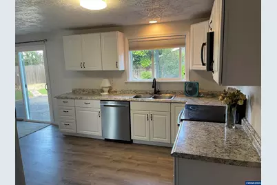 297 Heffley St S, Monmouth, OR 97361 - Photo 8